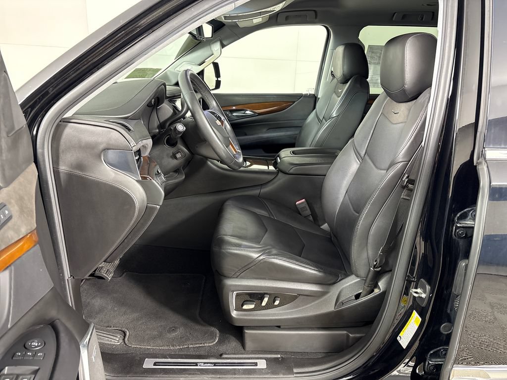 Used 2018 Cadillac Escalade 2WD image 36