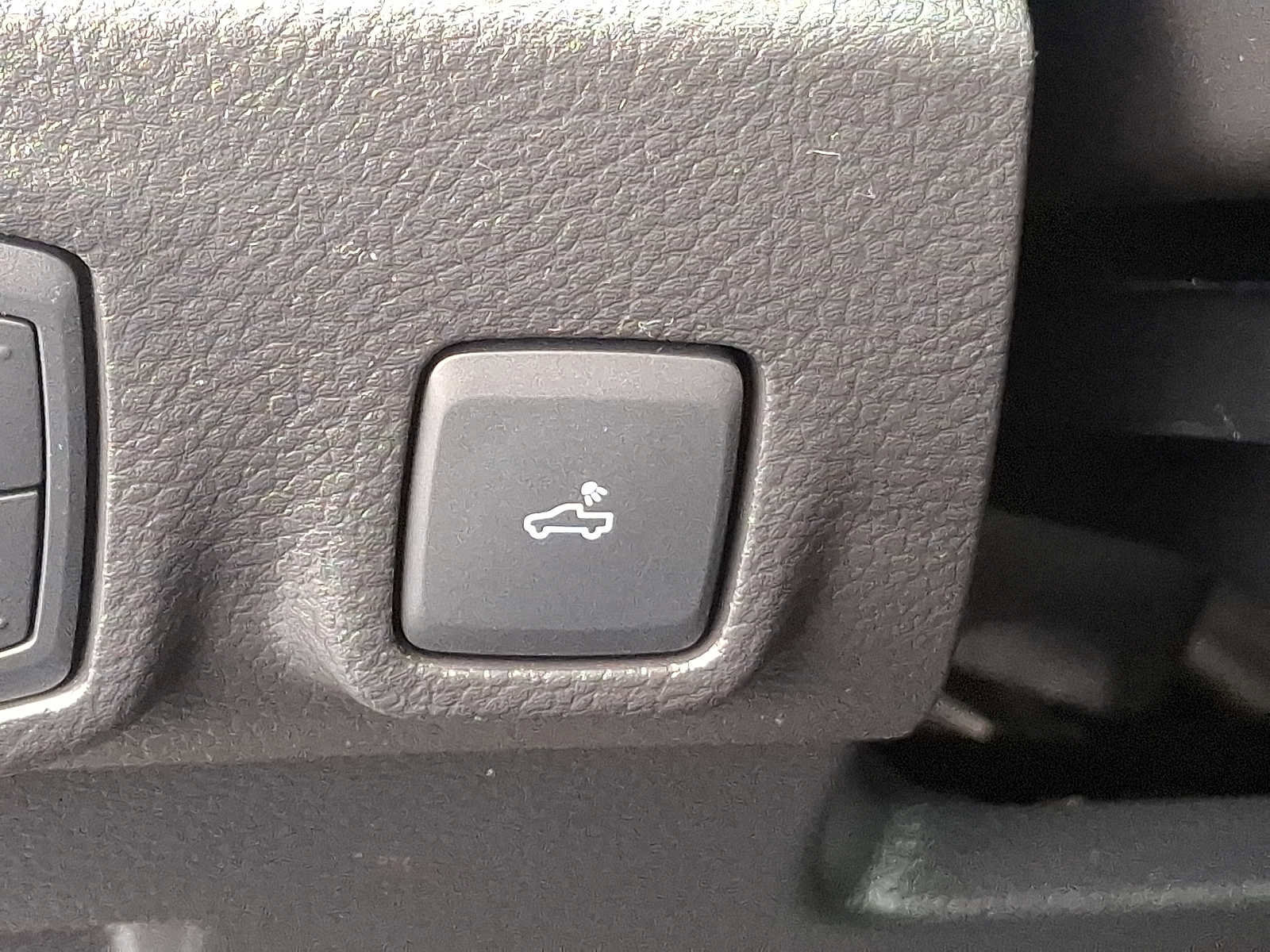 Certified 2023 Ford Ranger Lariat w/ Tremor Off-Road Package image 27