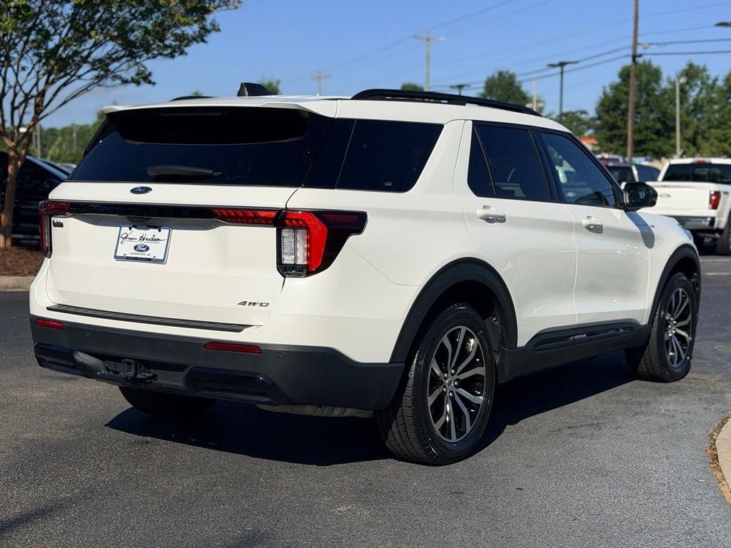 Certified 2025 Ford Explorer ST-Line AWD/4WD image 9
