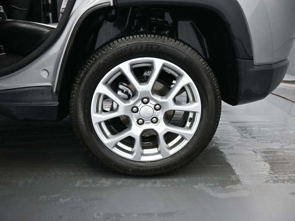 Used 2023 Jeep Compass Latitude image 45