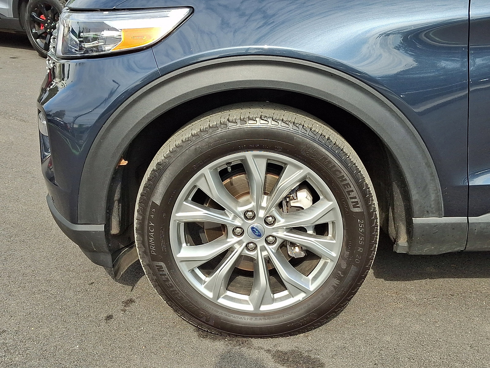 Certified 2023 Ford Explorer Limited w/ Equipment Group 301A AWD/4WD image 9