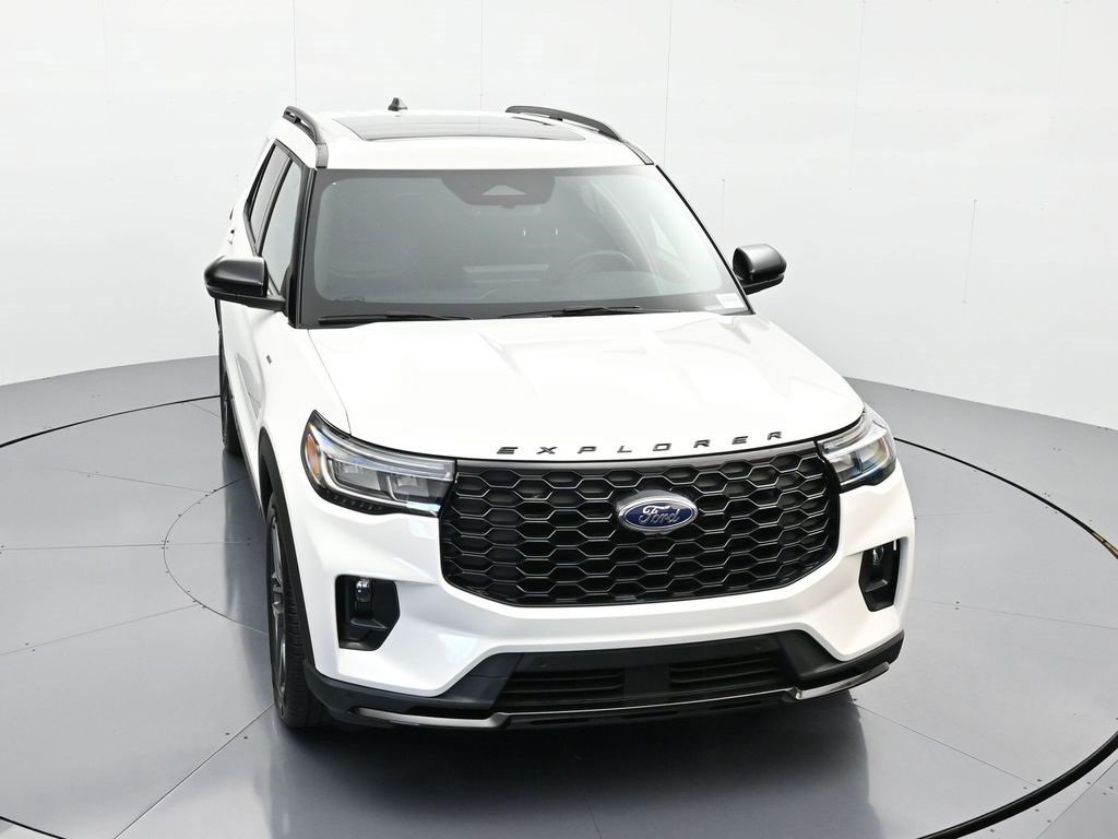 Certified 2025 Ford Explorer ST-Line w/ Premium Package image 19