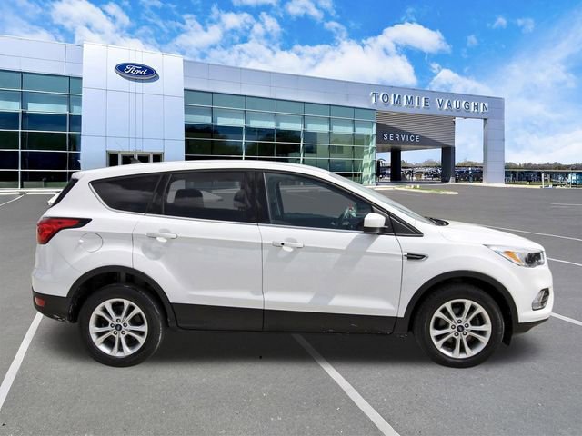 Certified 2019 Ford Escape SE image 2