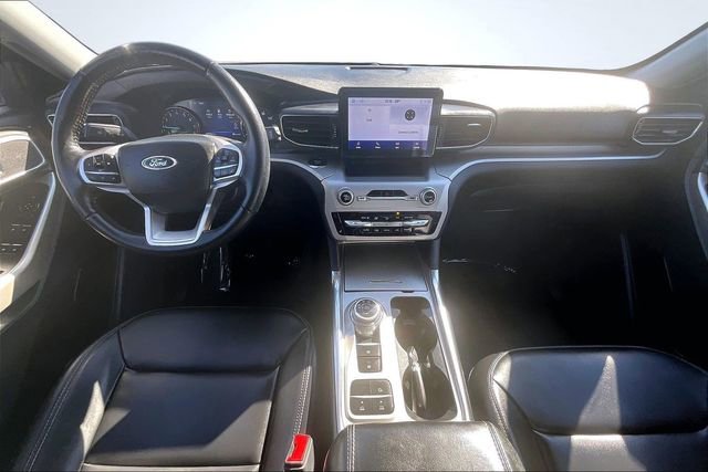 Certified 2022 Ford Explorer XLT w/ Equipment Group 202A image 16