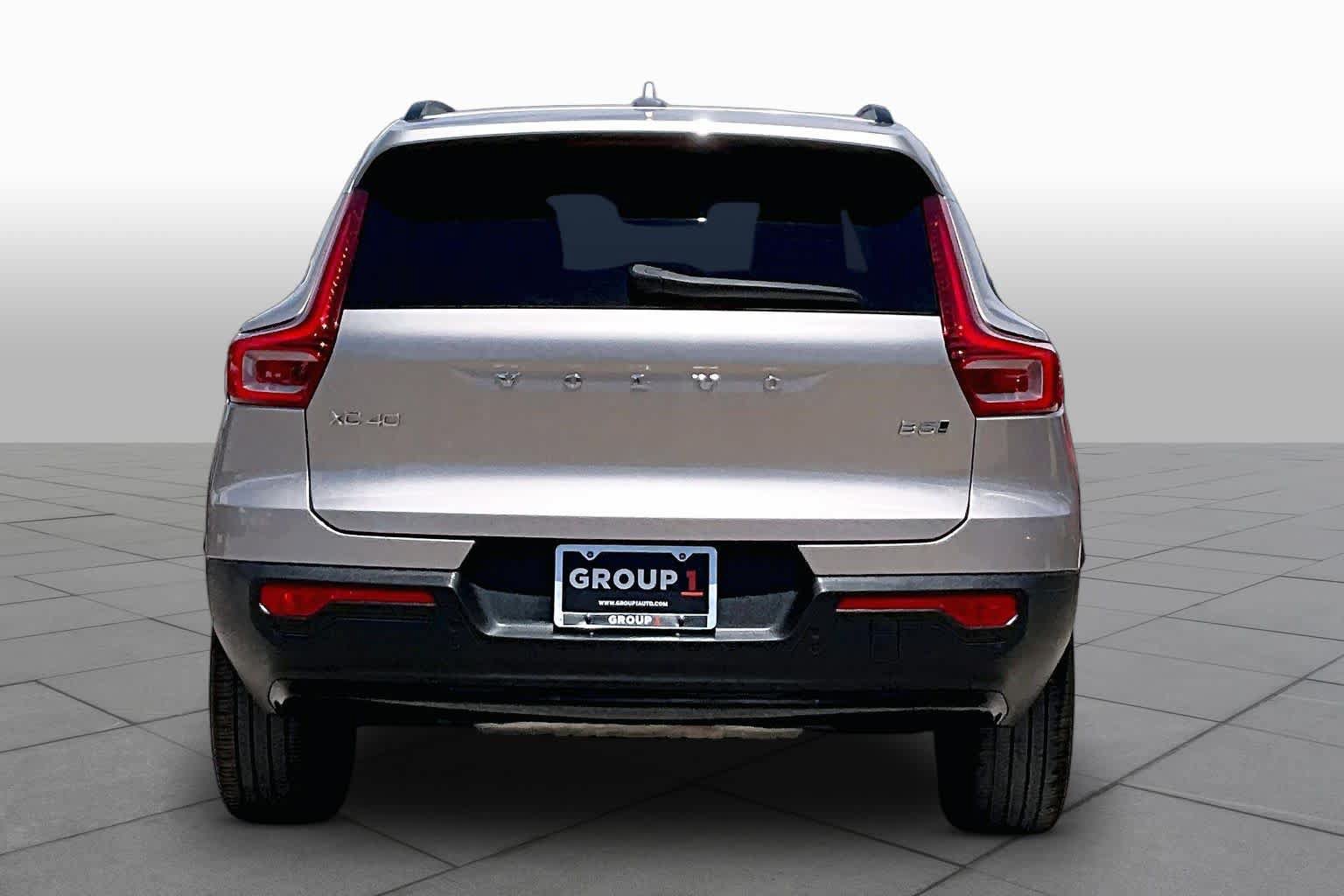 Used 2023 Volvo XC40 B5 Ultimate w/ Climate Package AWD/4WD image 5