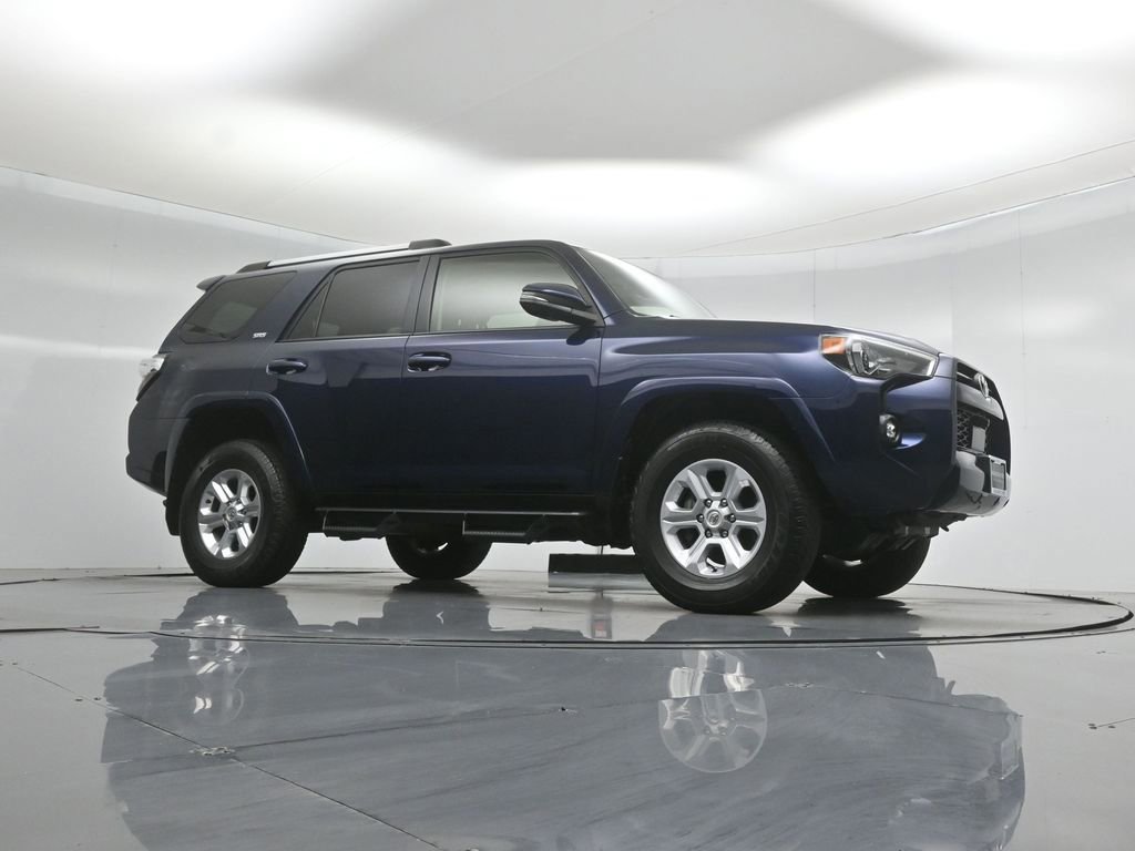 Used 2022 Toyota 4Runner SR5 Premium w/ Moonroof Package AWD/4WD video 2