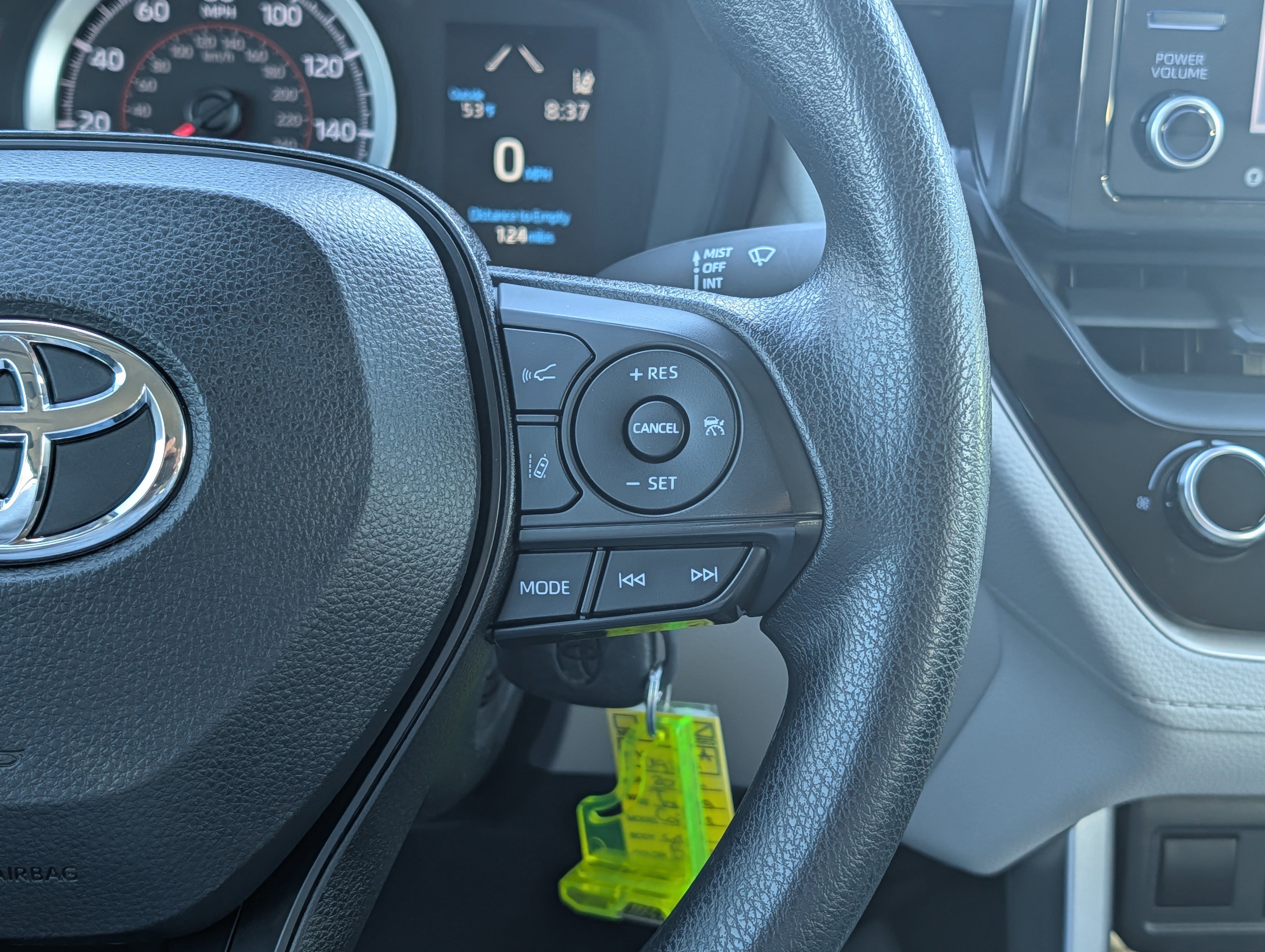 Used 2022 Toyota Corolla Cross L image 23