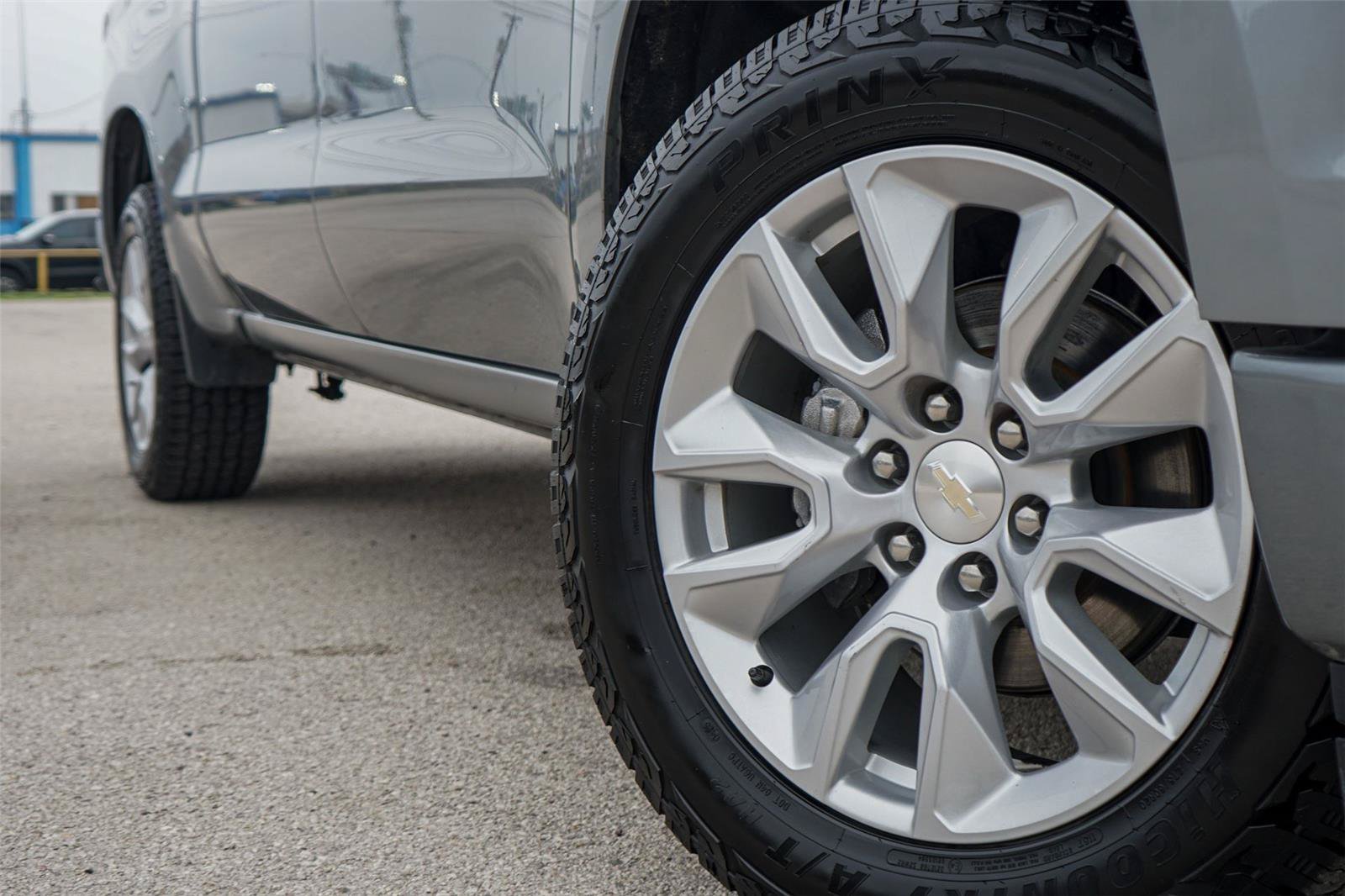 Used 2023 Chevrolet Silverado 1500 Custom RWD image 2