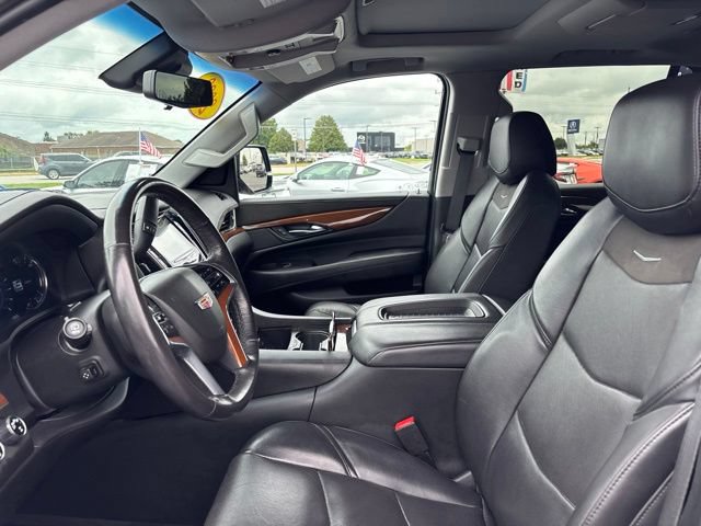 Used 2020 Cadillac Escalade Luxury w/ LPO, Radiant Package AWD/4WD image 15