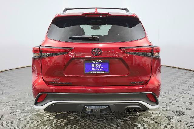 Used 2022 Toyota Highlander XSE AWD/4WD image 6