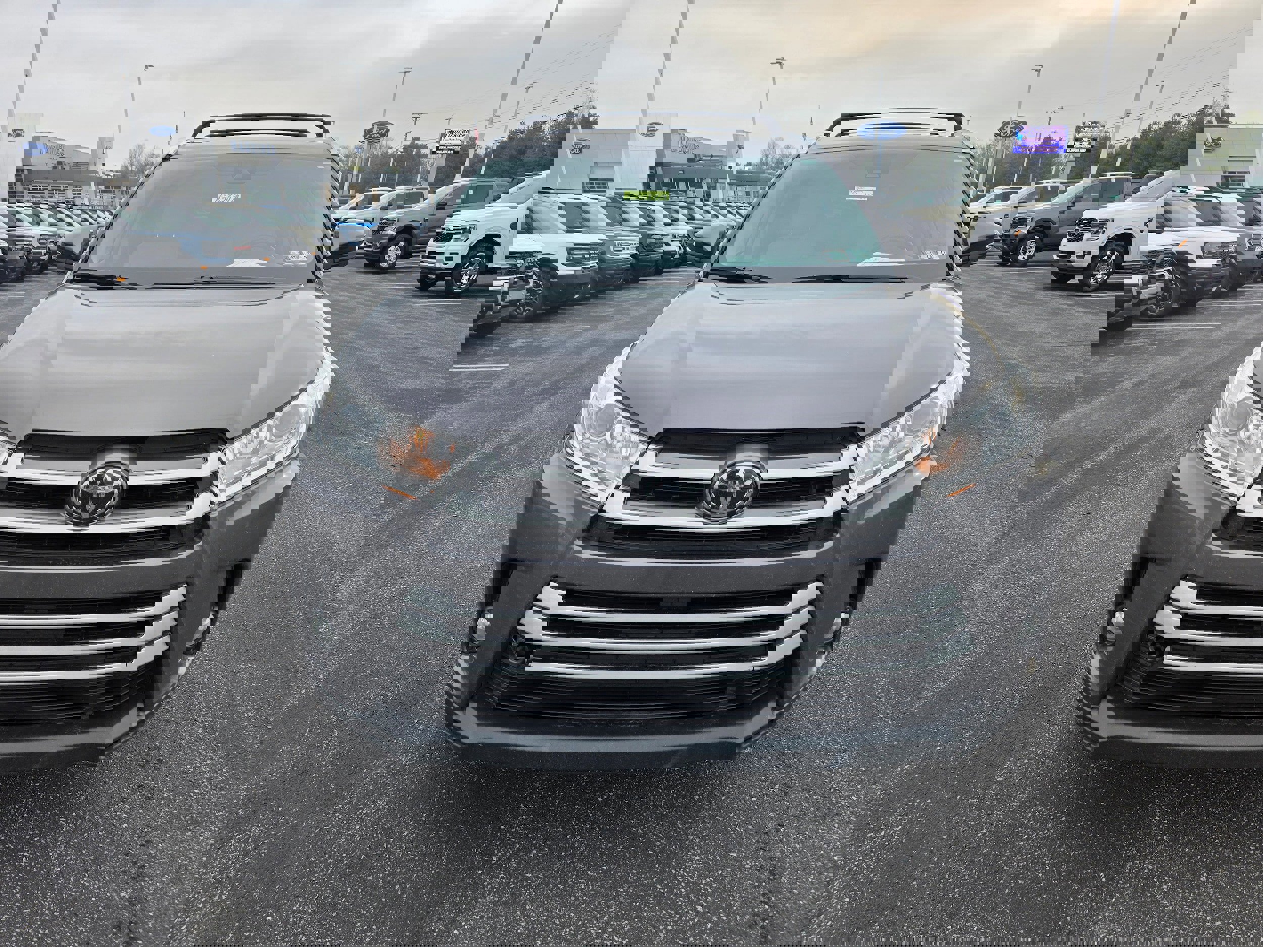 Used 2019 Toyota Highlander SE image 8