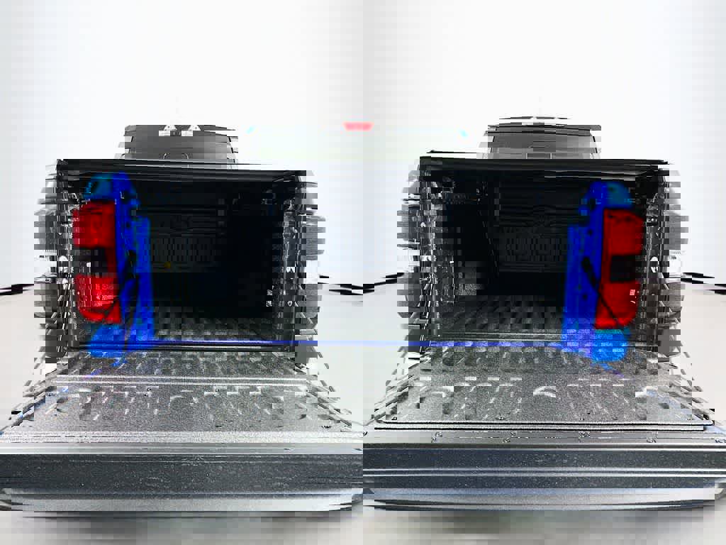 Certified 2025 Ford Maverick Lariat w/ Black Appearance Package image 22