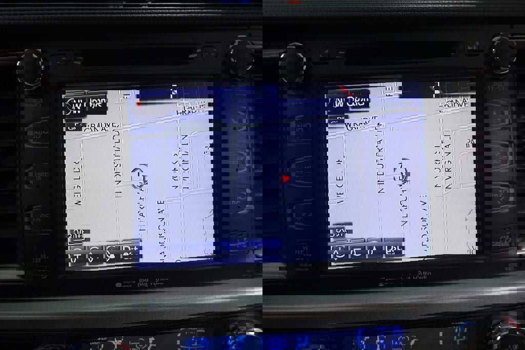 Used 2018 Toyota Highlander Limited Platinum w/ Carpet Mat Package (TMS) image 18