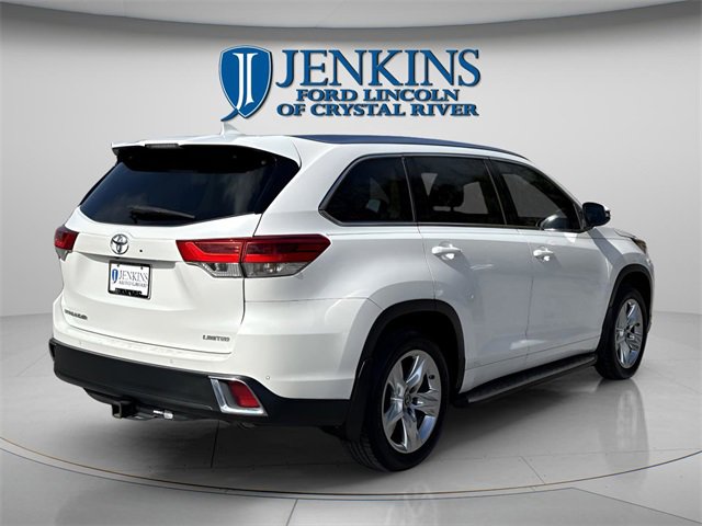 Used 2017 Toyota Highlander Limited image 9