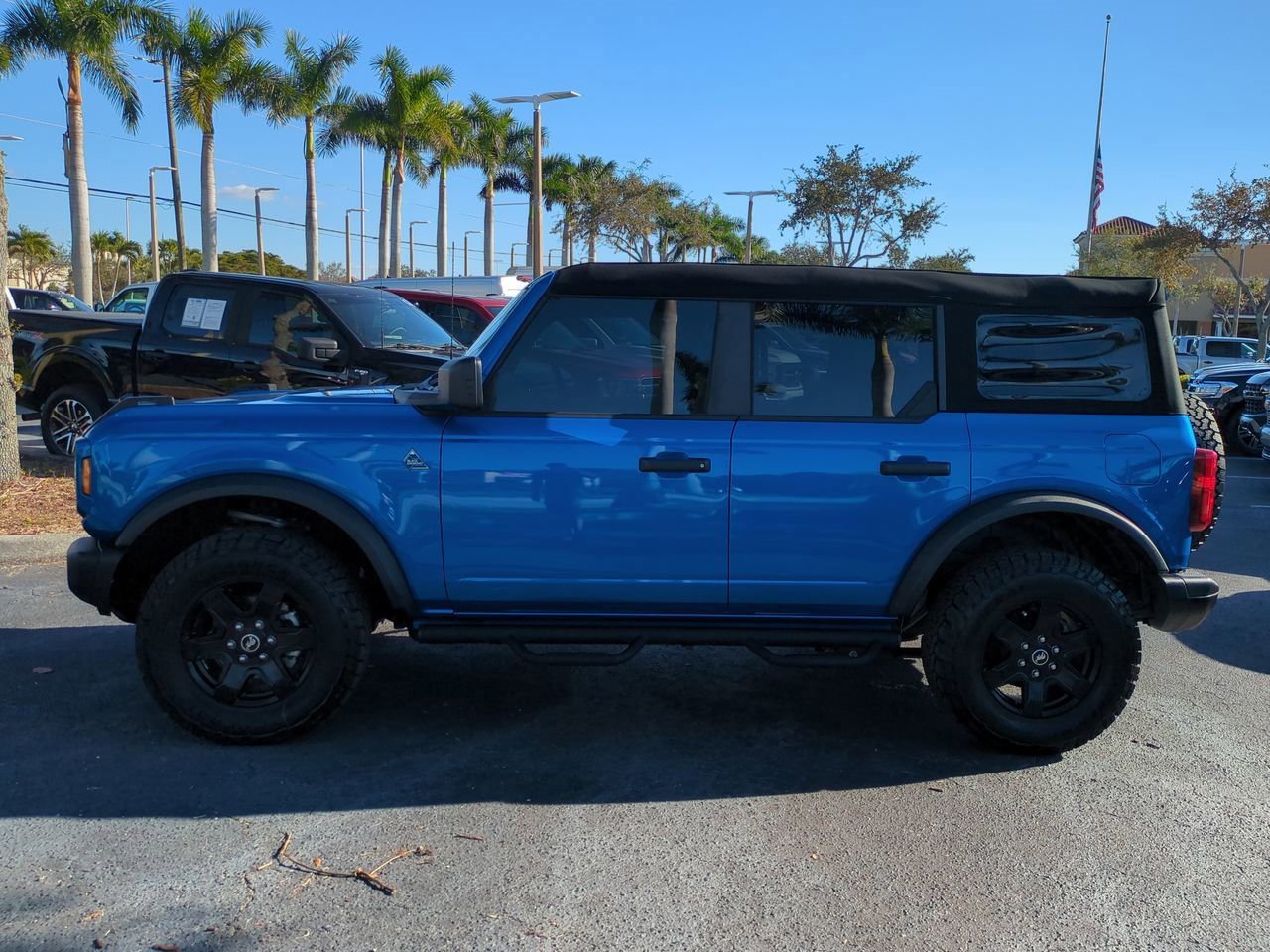 Certified 2023 Ford Bronco Black Diamond image 2