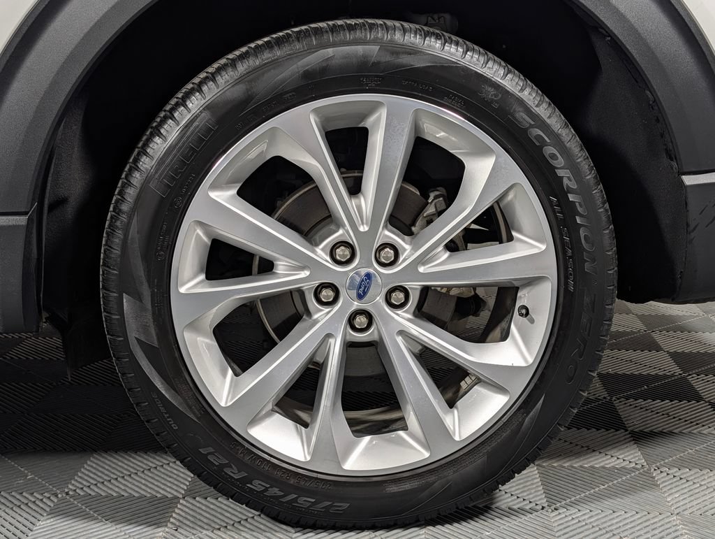 Certified 2023 Ford Explorer Platinum w/ Technology Package AWD/4WD image 29