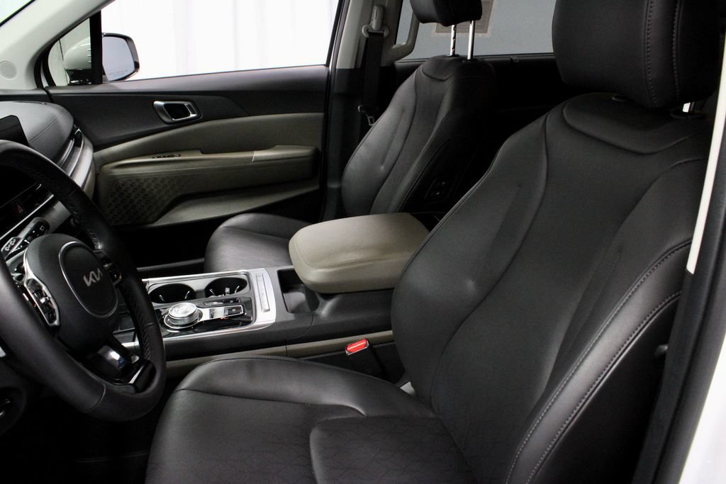 Used 2026 Kia Carnival EX FWD image 27