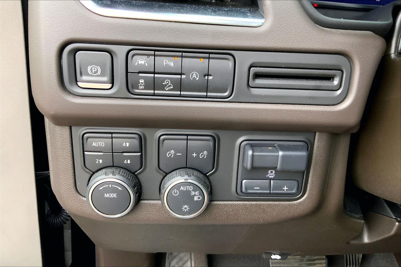 Used 2024 Chevrolet Tahoe Z71 w/ Max Trailering Package AWD/4WD image 36