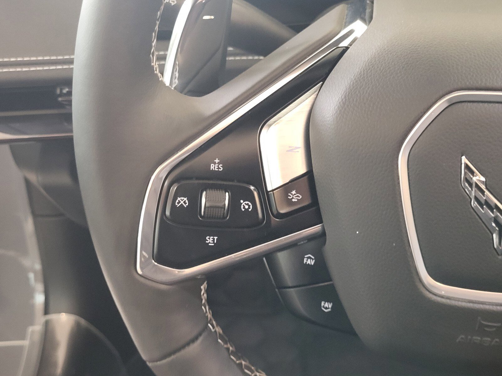 Used 2024 Chevrolet Corvette Stingray Preferred Cpe w/ Stealth Interior Trim Package image 19