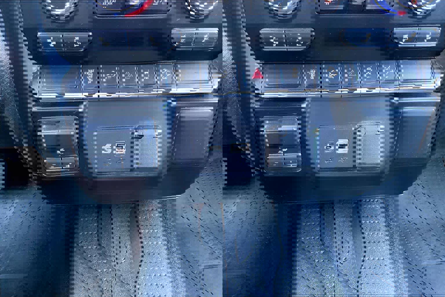 Used 2022 Chevrolet Silverado 2500 LT w/ Convenience Package image 34