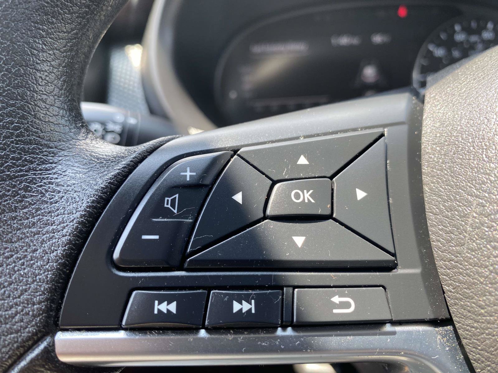 Used 2024 Nissan Kicks SV FWD image 19