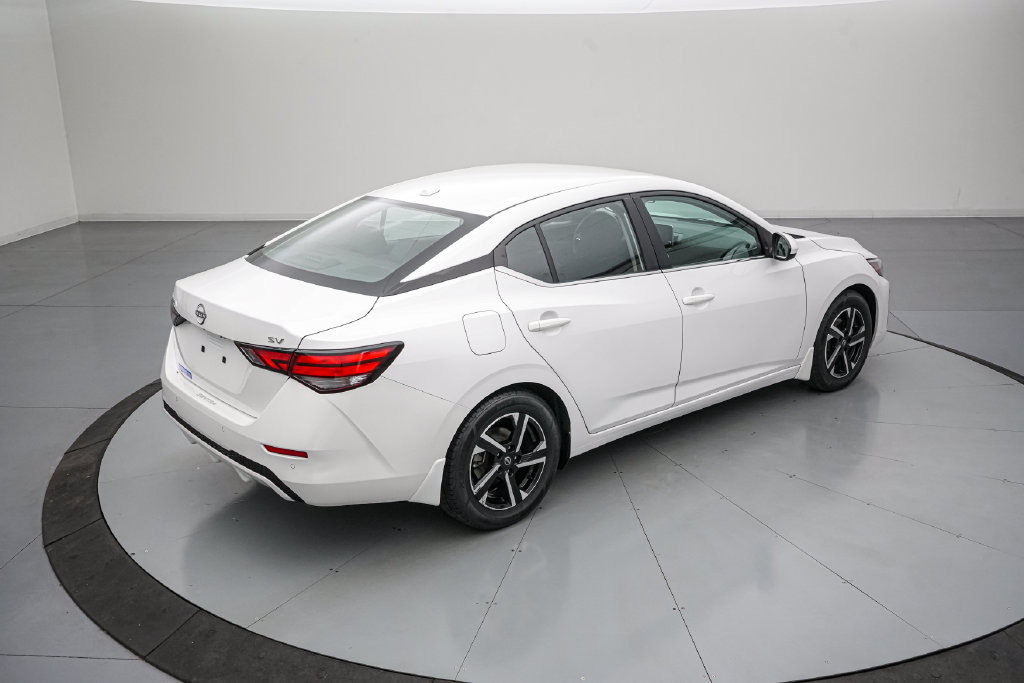 Used 2024 Nissan Sentra SV FWD image 4
