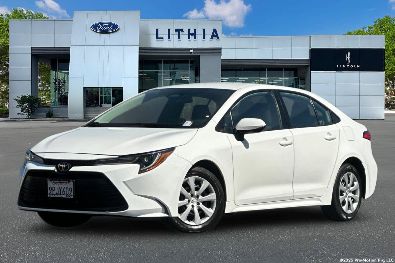 Used 2024 Toyota Corolla LE FWD image 1