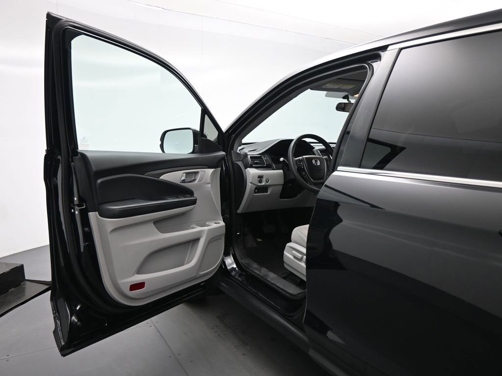 Used 2017 Honda Pilot EX image 36