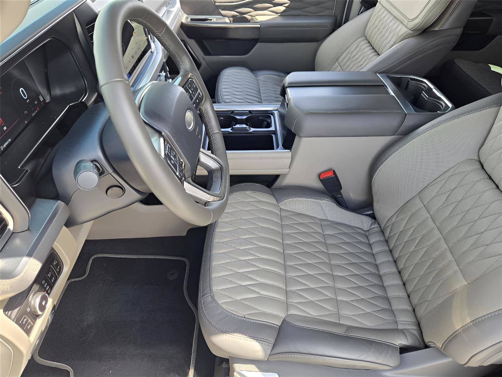 Certified 2026 Ford F250 Platinum w/ Platinum Plus Package AWD/4WD image 13