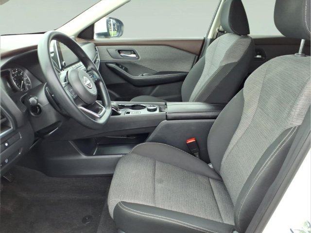 Used 2023 Nissan Rogue SV AWD/4WD image 17