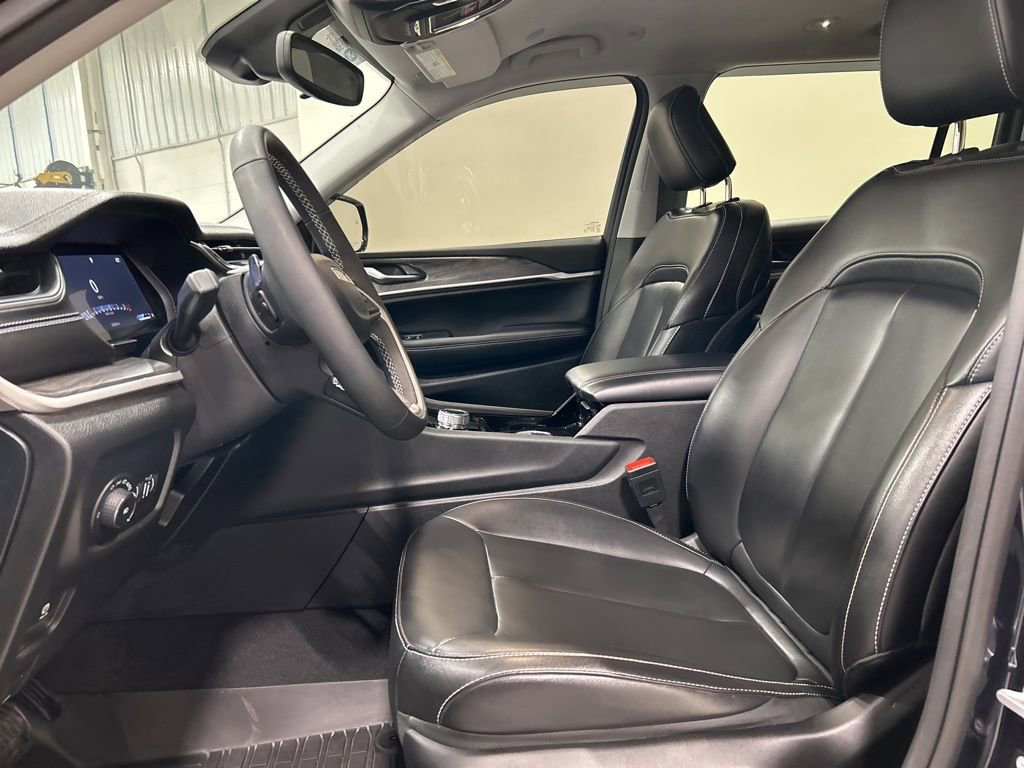 Used 2023 Jeep Grand Cherokee L Limited image 9