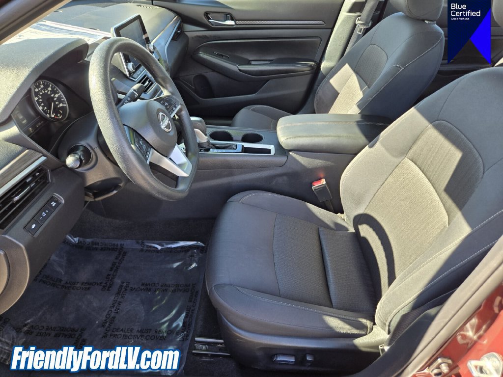 Used 2025 Nissan Altima 2.5 SV FWD image 11