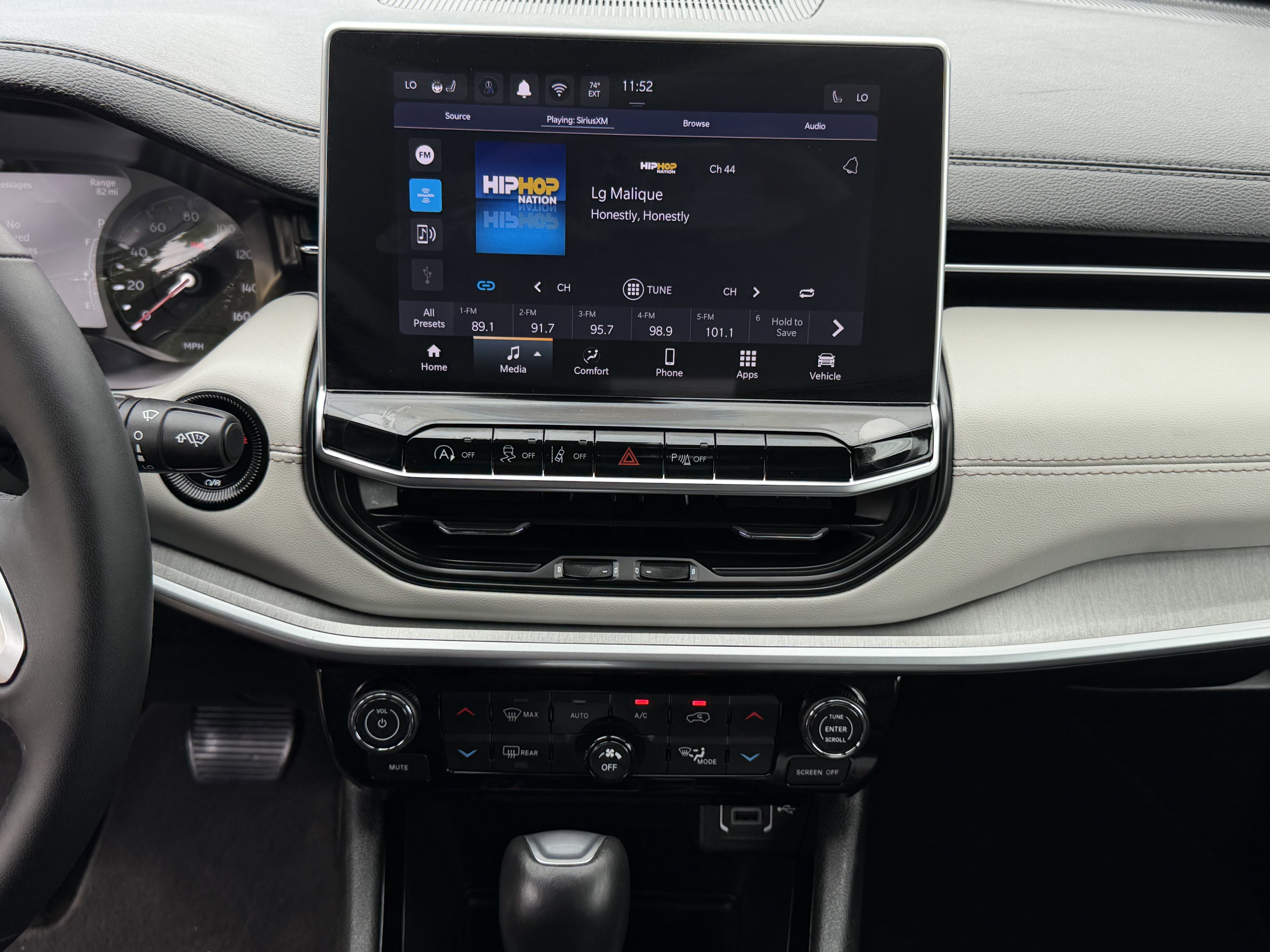 Used 2026 Jeep Compass Limited image 21