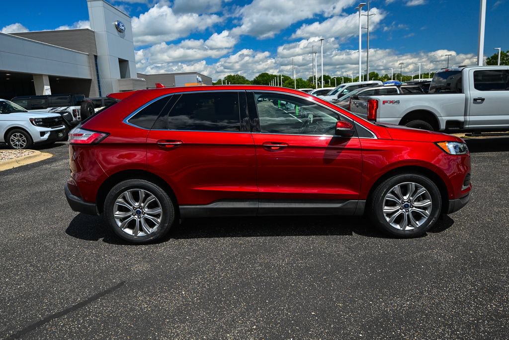 Certified 2019 Ford Edge Titanium w/ Equipment Group 301A AWD/4WD image 3