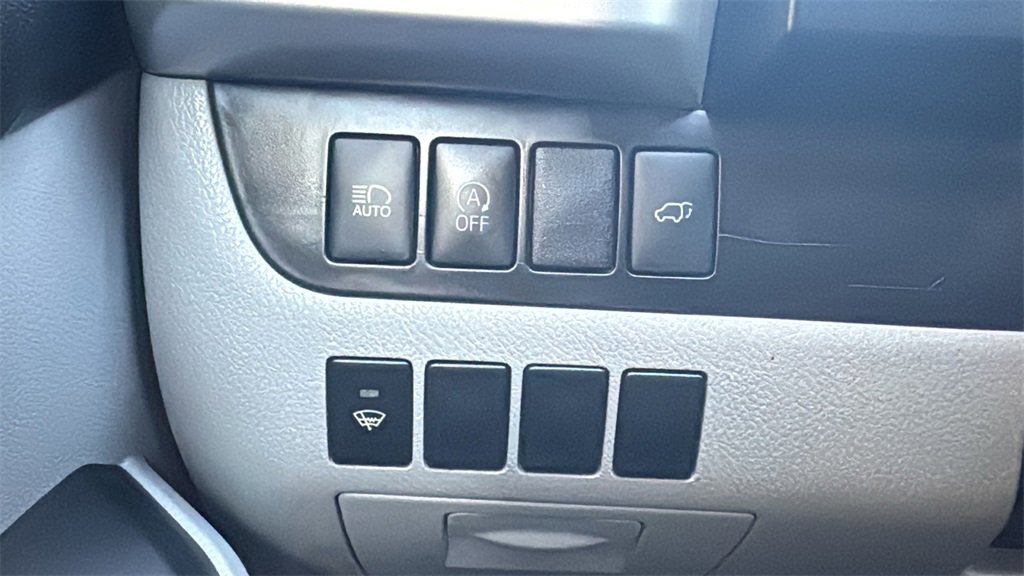Used 2018 Toyota Highlander Plus image 17