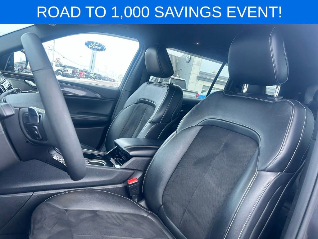 Used 2023 Jeep Grand Cherokee L Laredo image 15