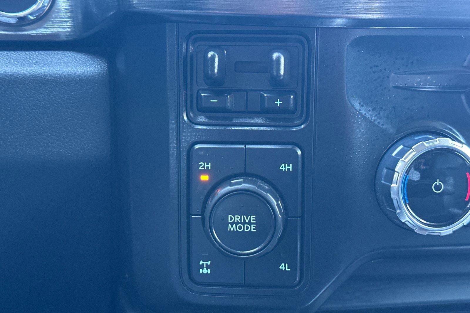 Certified 2024 Ford F250 Lariat w/ Lariat Ultimate Package image 32