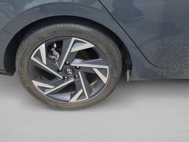 Used 2024 Hyundai Elantra Limited FWD image 8