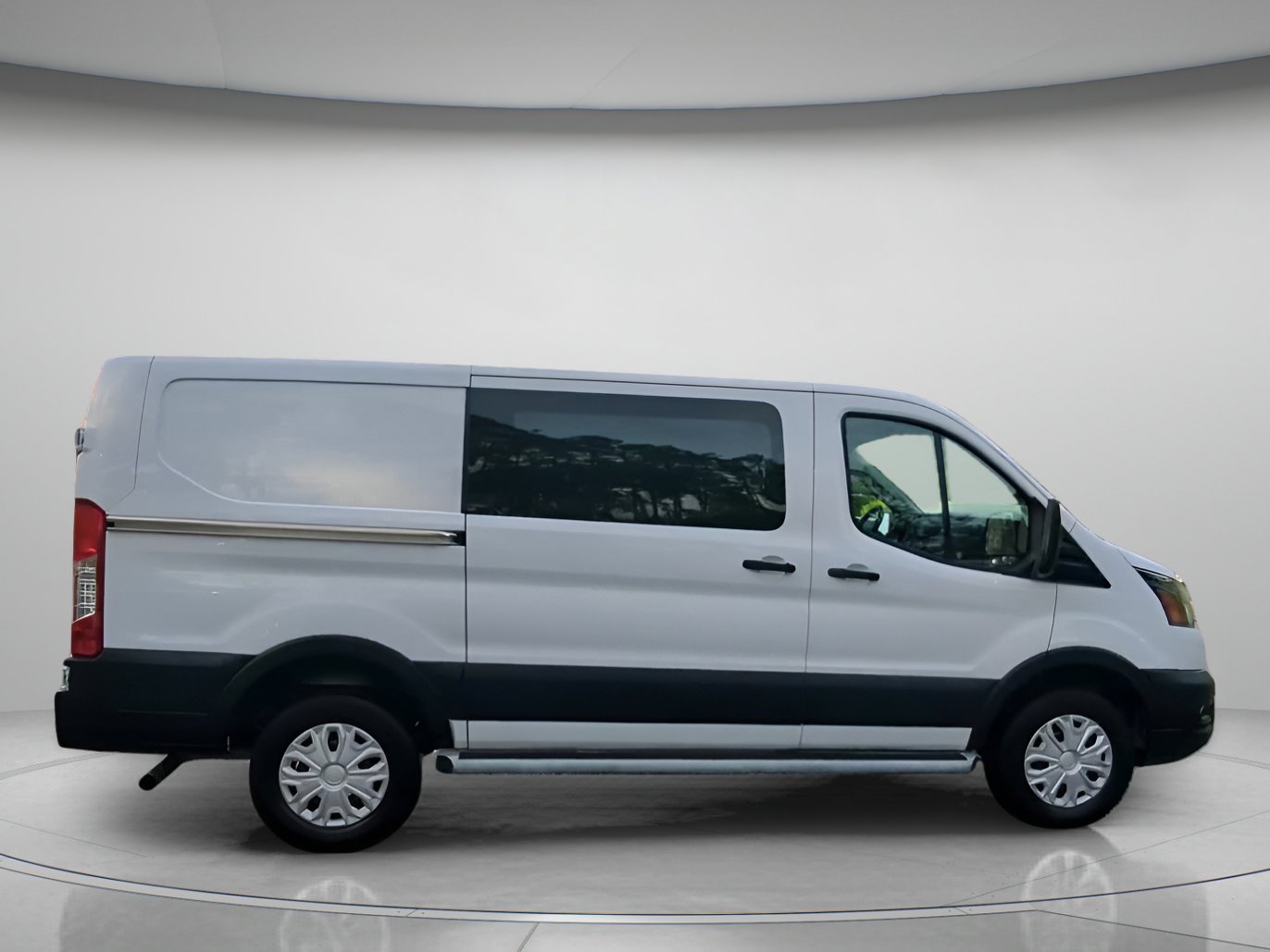 Certified 2025 Ford Transit 250 Low Roof w/ Exterior Upgrade Package RWD image 31