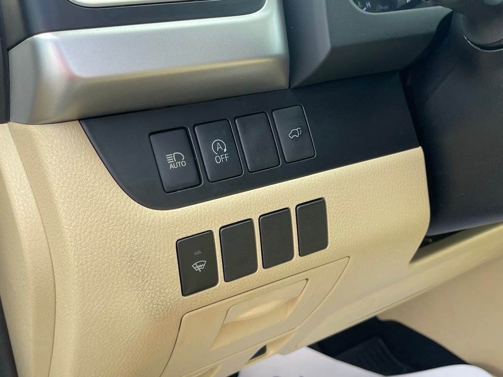 Used 2019 Toyota Highlander XLE AWD/4WD image 29