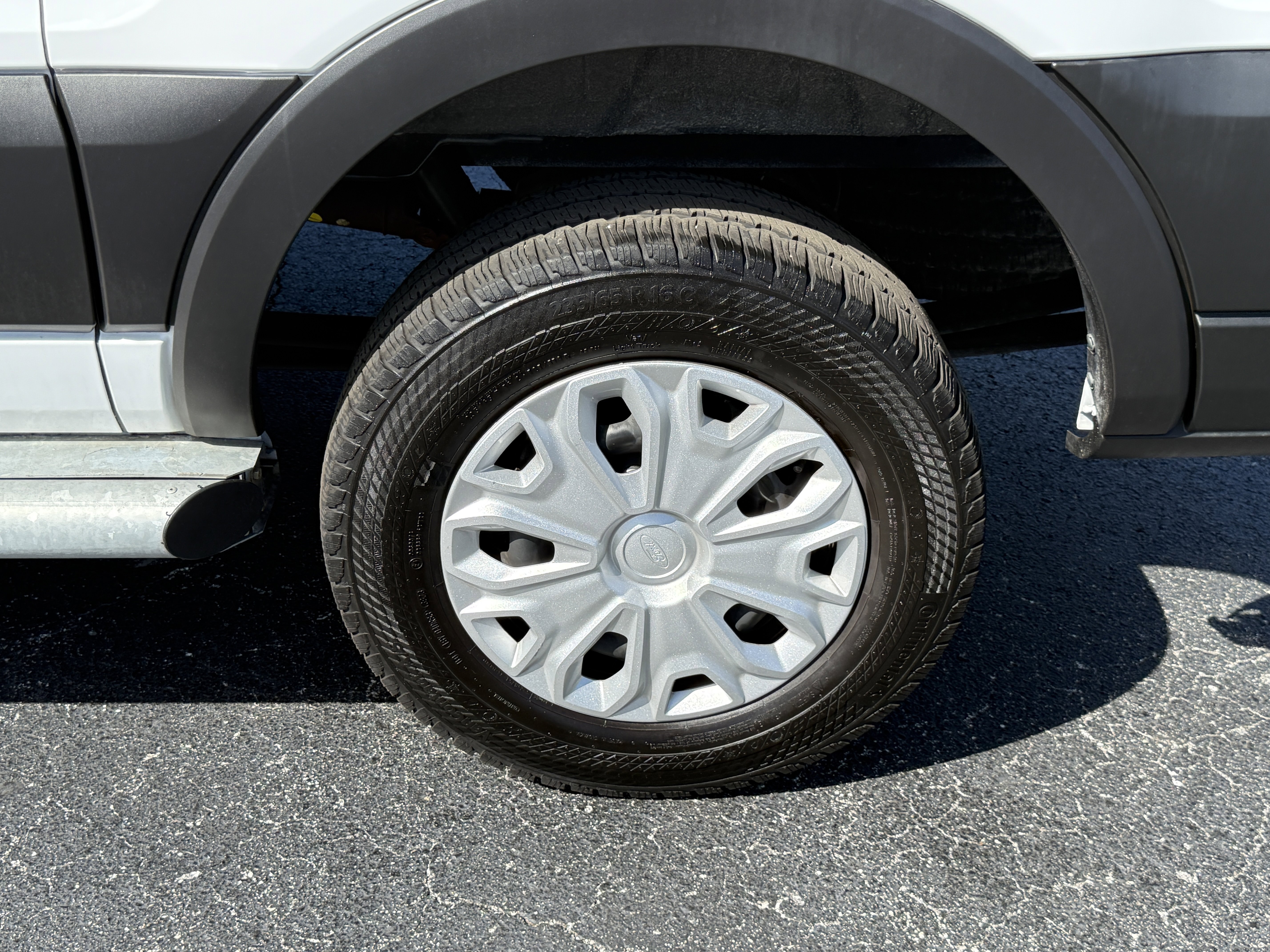 Certified 2024 Ford Transit 250 w/ Exterior Upgrade Package image 27