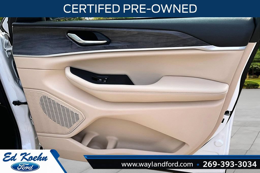 Used 2024 Jeep Grand Cherokee Limited AWD/4WD image 24
