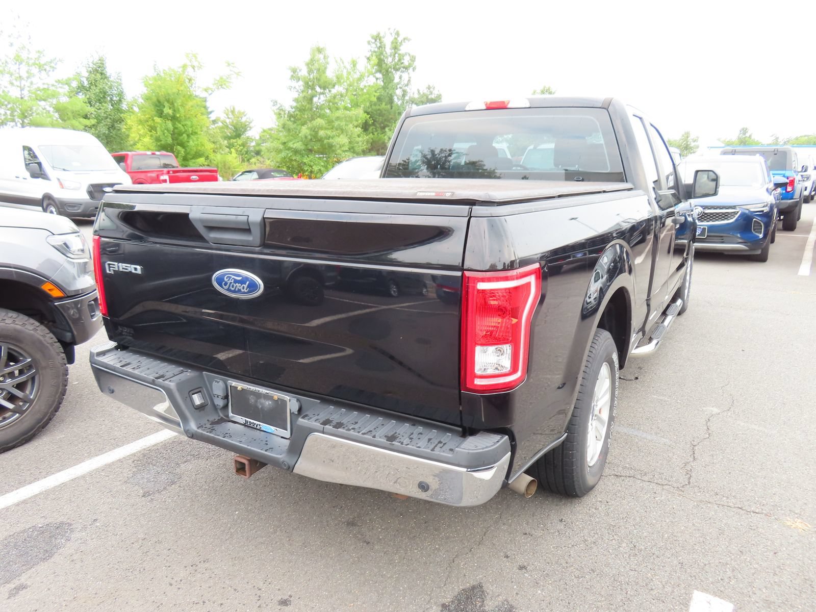 Certified 2017 Ford F150 XL w/ Equipment Group 101A Mid RWD image 5