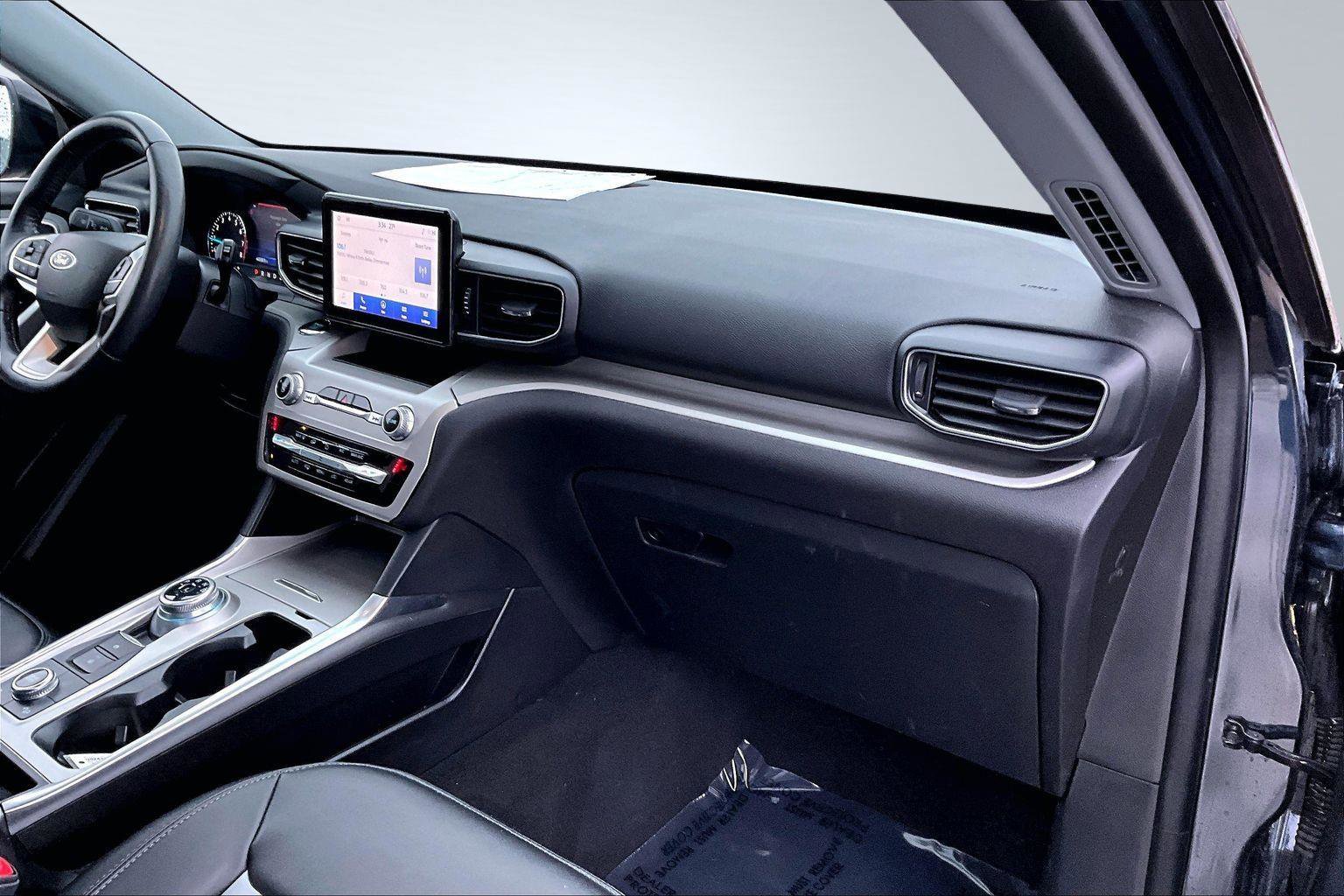 Certified 2022 Ford Explorer XLT w/ Equipment Group 202A image 22