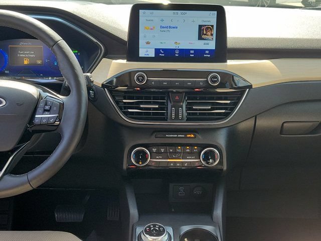 Certified 2022 Ford Escape Titanium w/ Titanium Premium Package FWD image 21