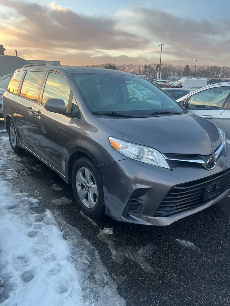 Used 2018 Toyota Sienna LE
