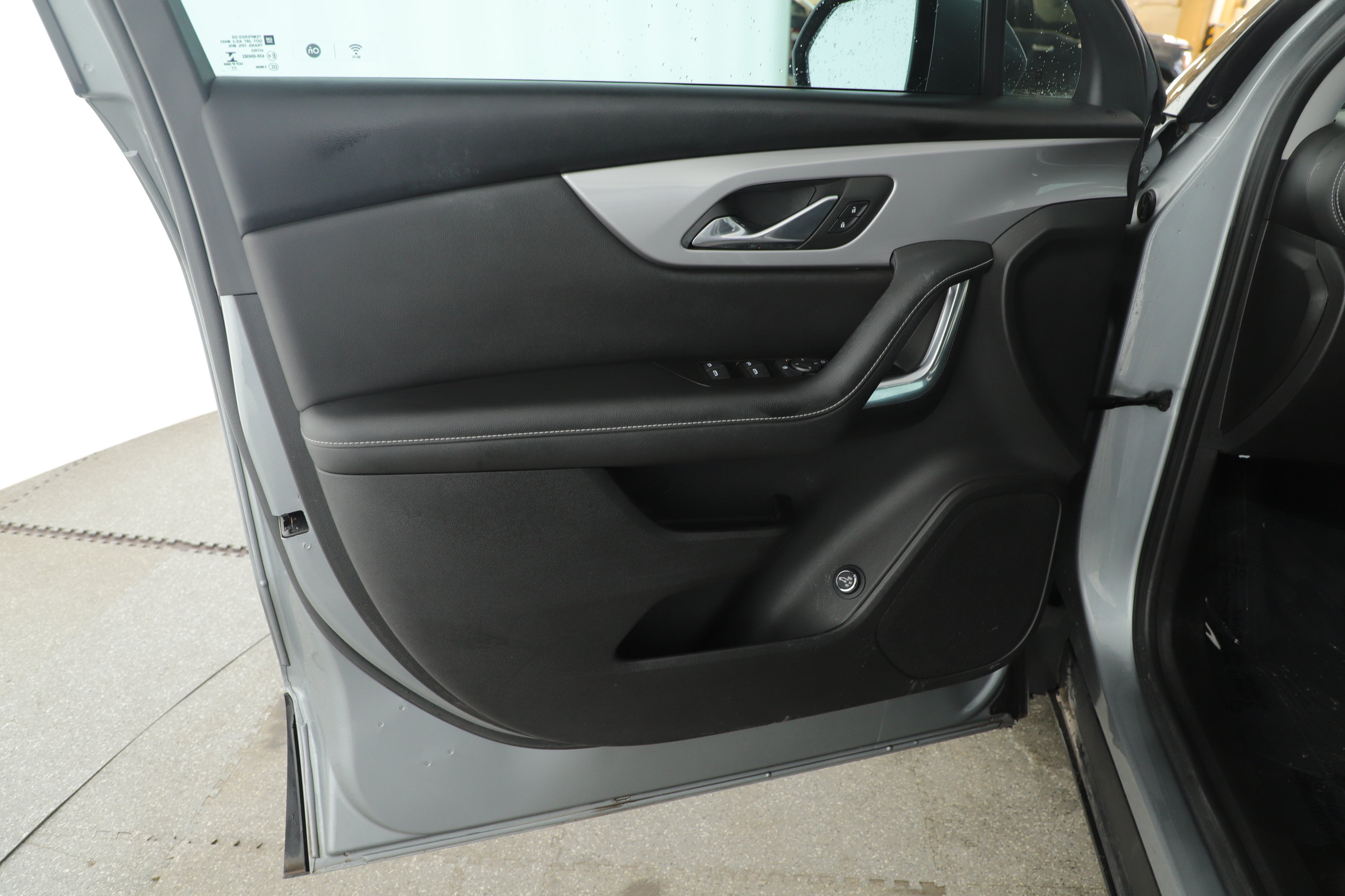 Used 2023 Chevrolet Blazer LT w/ Convenience Package FWD image 7