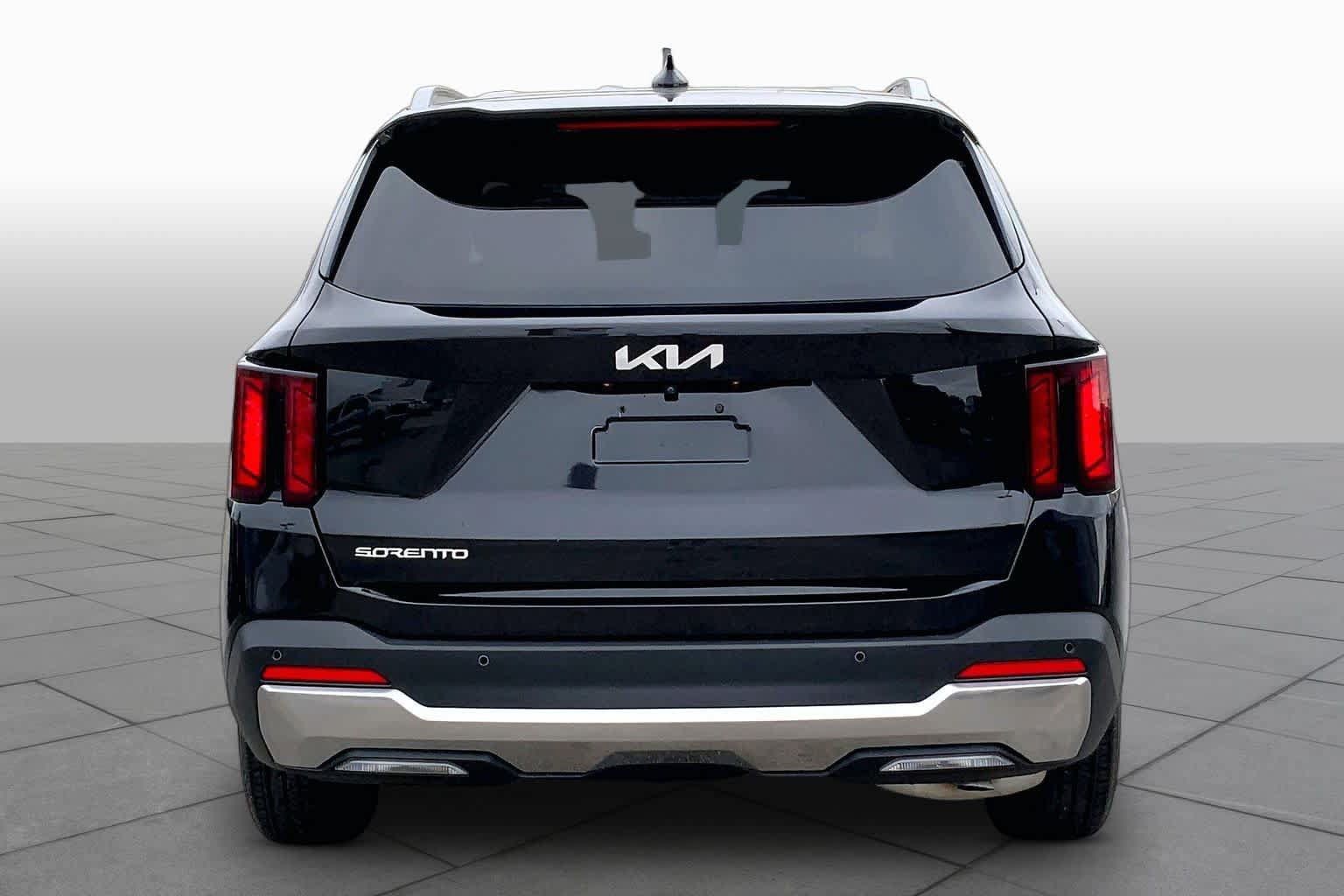 Used 2024 Kia Sorento S FWD image 5