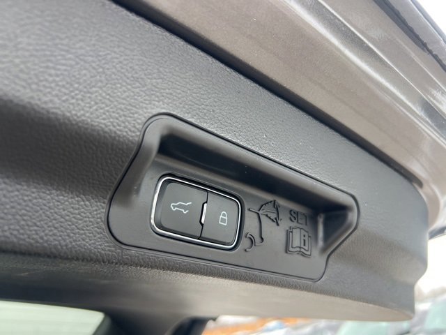 Certified 2023 Ford Explorer XLT w/ Class IV Trailer Tow Package image 24