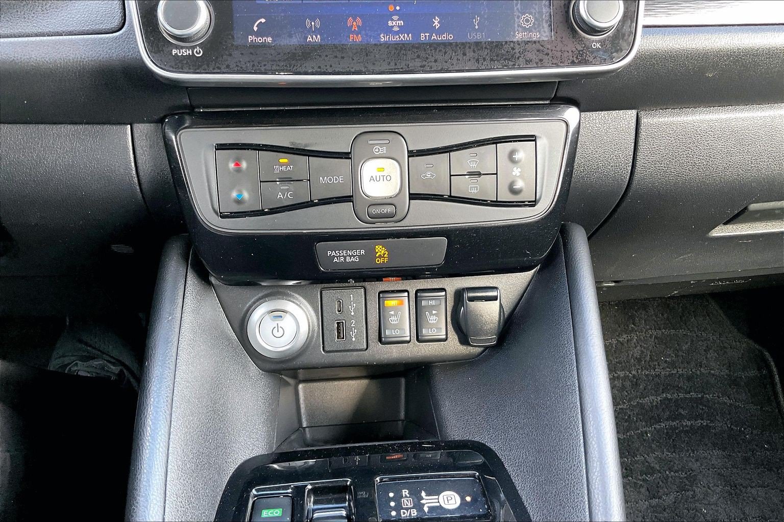 Used 2022 Nissan Leaf SV w/ SV Technology Package FWD image 32